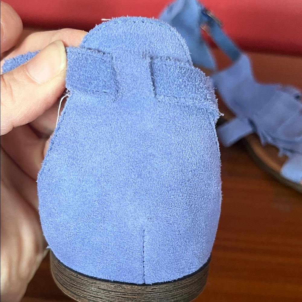 New Minnetonka Blue suede Fringe Sandals - Picture 4 of 15